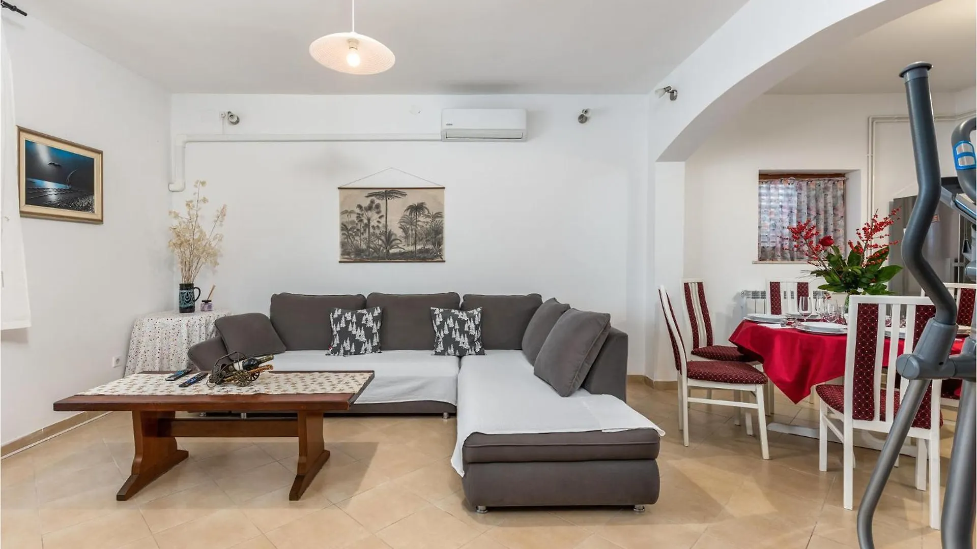 2 Bedroom Gorgeous Apartment In Kostrena