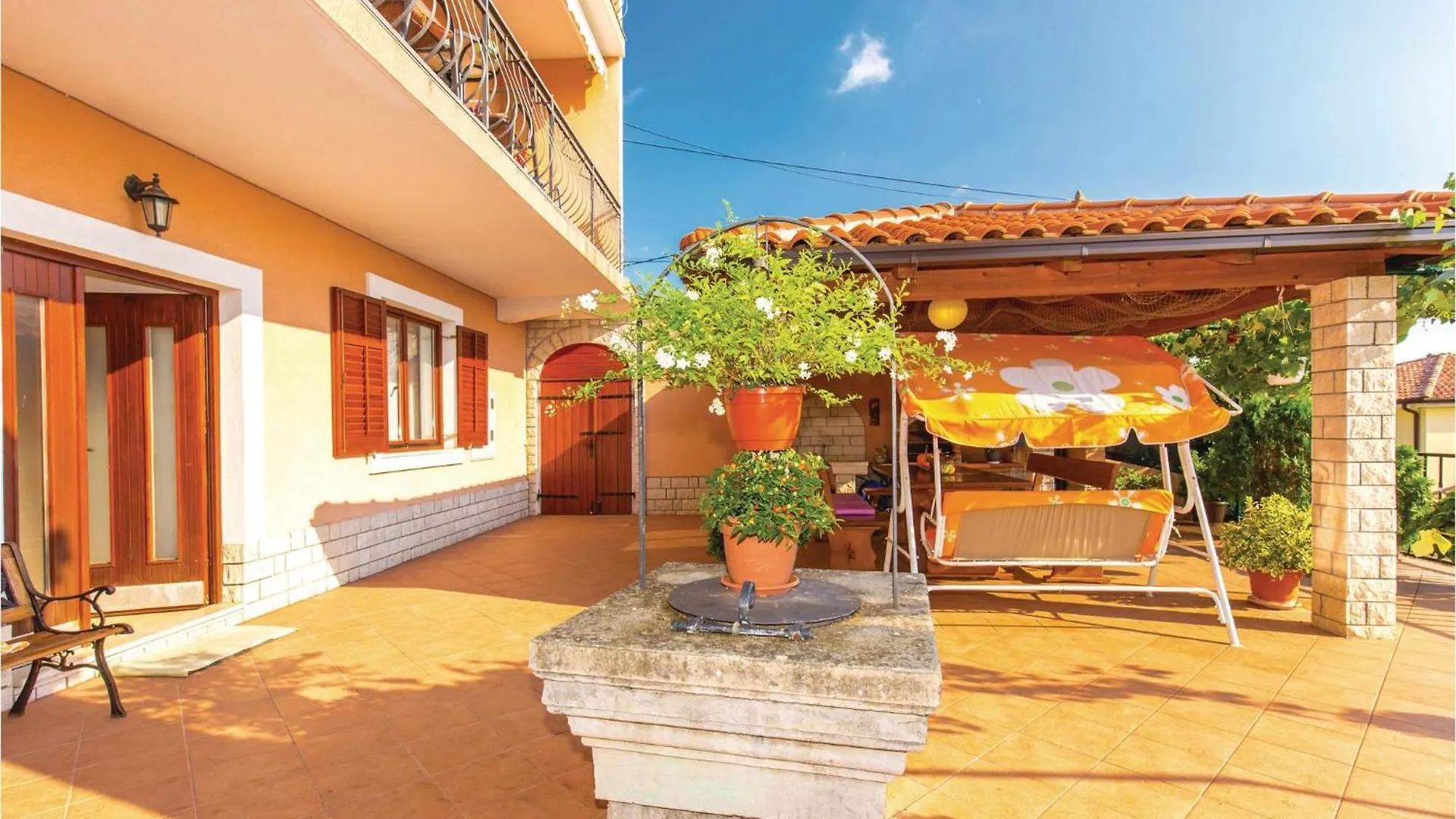 2 Bedroom Gorgeous Apartment In Kostrena
