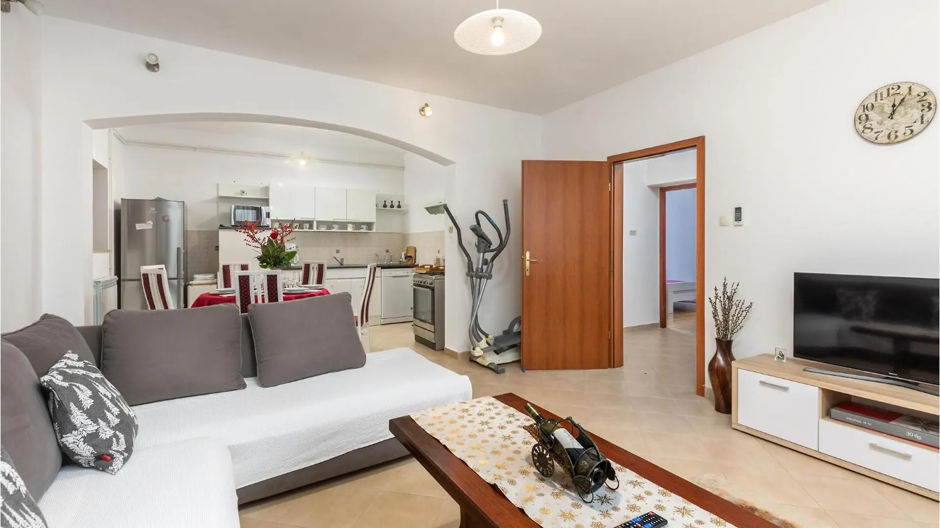 2 Bedroom Gorgeous Apartment In Kostrena 0*,